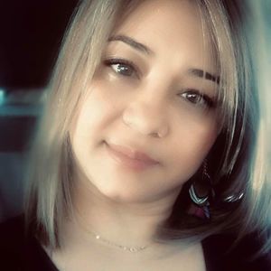 Meet your Posher, Lesly